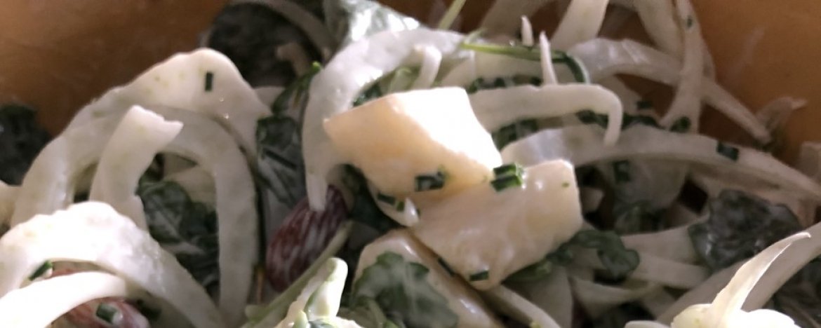 Venkelsalade met peer, rucola, amandelnoot