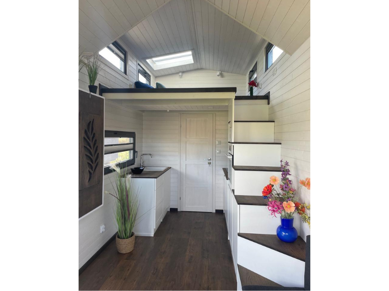 Tiny House Sunshine  met loft en trap