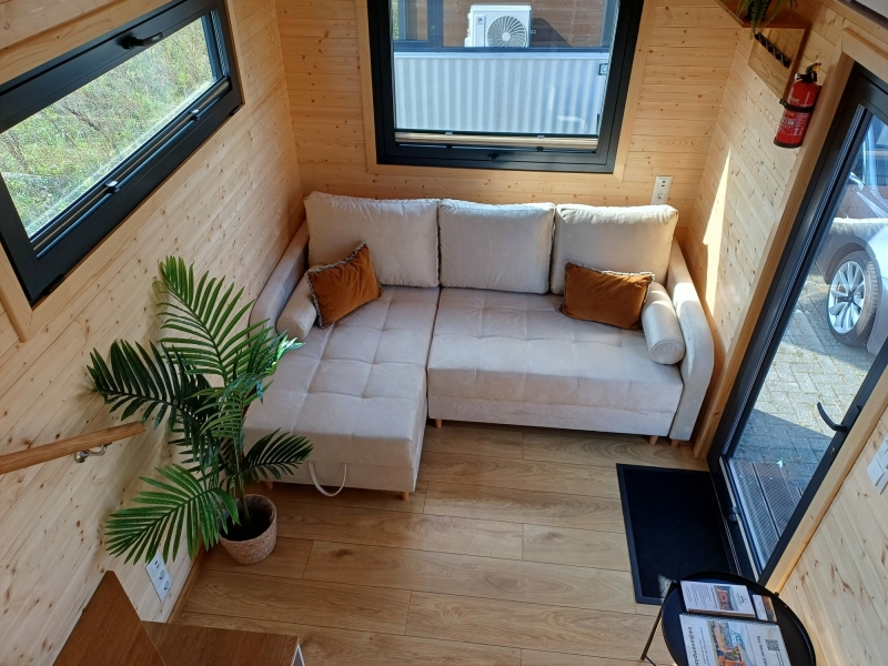 Tiny House Sunshine 341 met slaapbank incl. opbergruimte