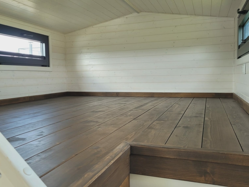 Tiny House Sunshine 373 - ruime slaaploft voor 2p bed