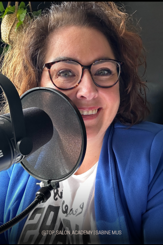 Sabine’s Succesvolle Salon Proeverij Live podcast én coaching in één. Gratis. Tijdens je lunchpauze