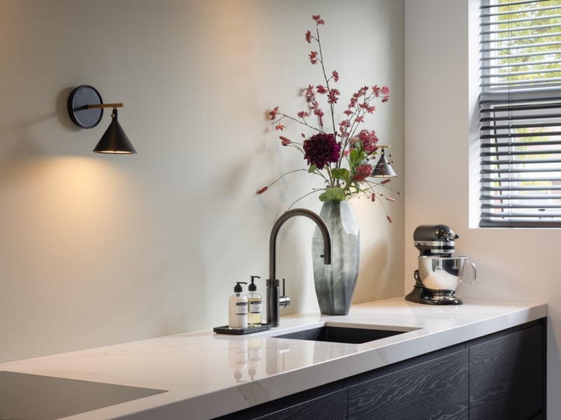 Maatwerk keuken met quooker Maatwerk keuken Alkmaar zwart