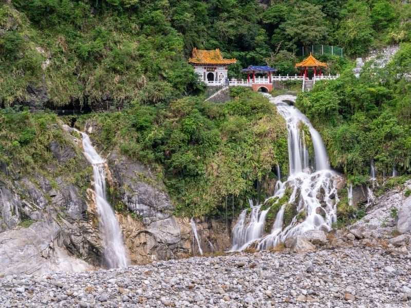 Bekijk de Eternal Spring Shrine in Taroko National Park tijdens de rondreis