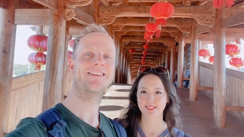 Joey met zijn vrouw in Taiwan op rondreis door het prachtige eiland