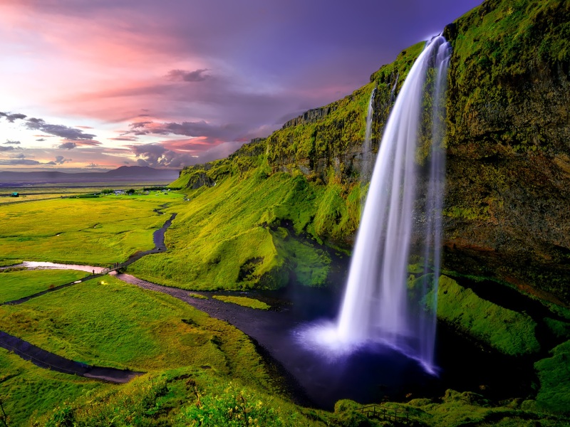 Zuid kust IJsland met de Slejaland waterval