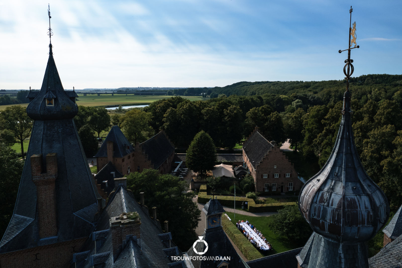 Trouwen bij kasteel Doorwerth dronefotografie
