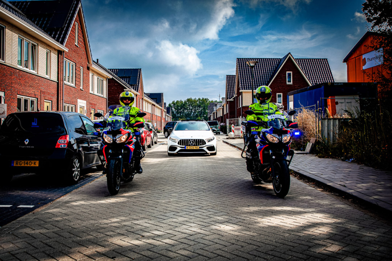 politiebegeleiding bij bruiloft in Schiedam