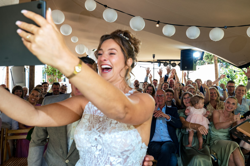 Selfie na de trouwceremonie