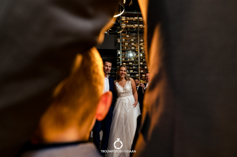 Bruid entree ceremonie bij Encore in Scheveningen
