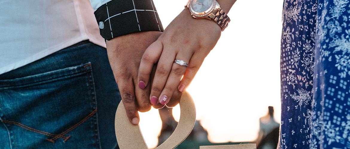 Aan welke hand draag je een verlovingsring?
