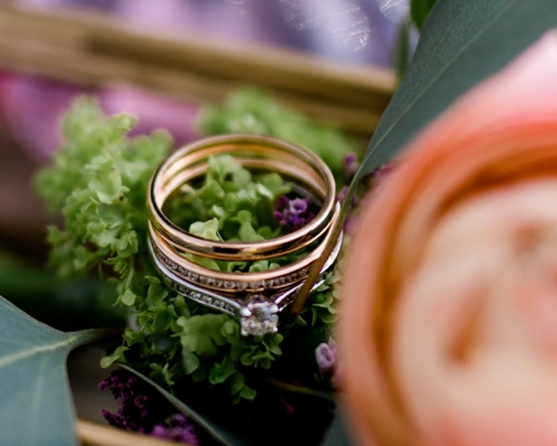 Betaalbare trouwringen in rose en witgoud Betaalbare trouwringen in rose en witgoud