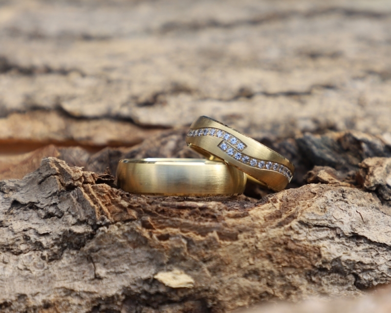 Gouden trouwringen: tijdloos, warm en perfect voor jullie liefdesverhaal