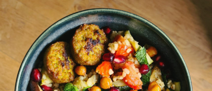 Heerlijke zomerse bulgursalade met gegrilde groenten