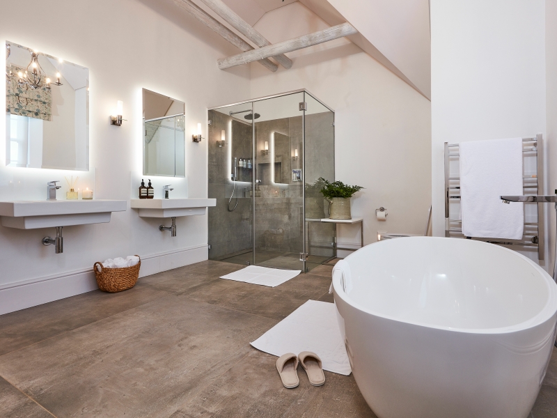 brookdale_estate_paarl_manor_house_bathroom_suite_2_side_view