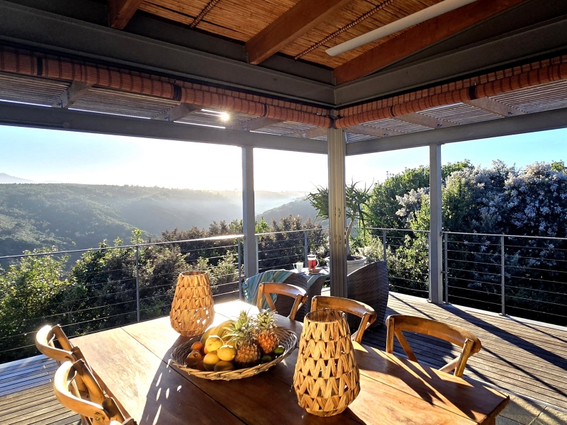 oubaai_villa_george_deck_dining.