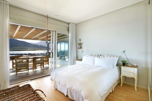 pringle_bay_villa_overberg_bedroom