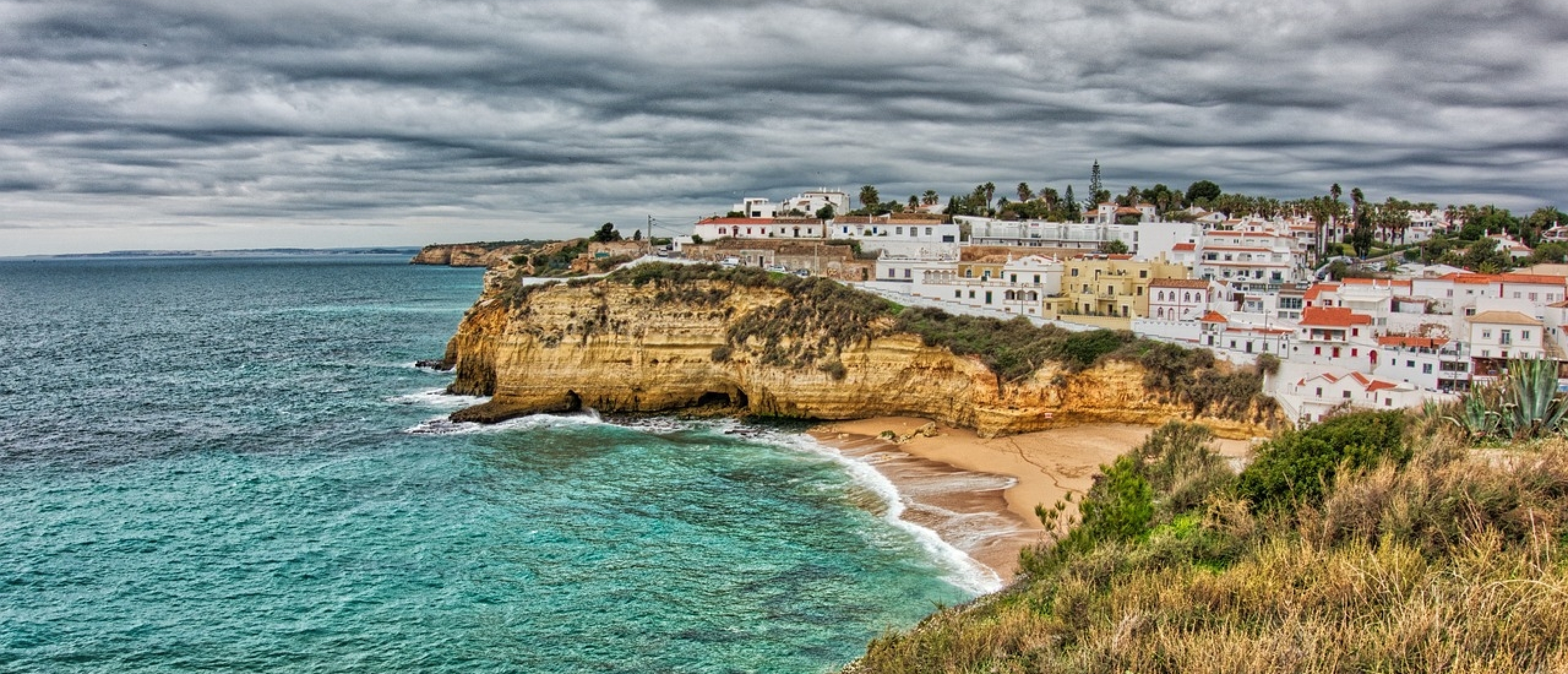 De top 7 van de mooiste badplaatsen in Portugal 2024