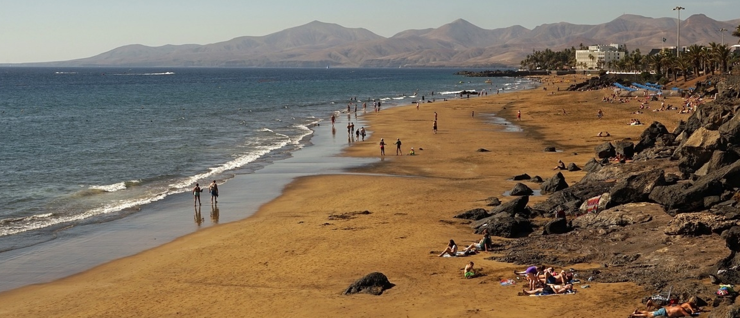 De top 5 van de leukste badplaatsen op Lanzarote 2024