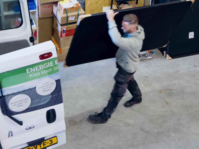 full black zonnepanelen in friesland laten plaatsen