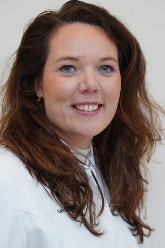 Charlotte Oosterwijk huidtherapeut bij Van Dinteren Clincs