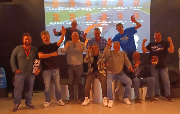 Teamuitje en werkoverleg medewerkers kantoor en monteurs Velmon Service en Revisie