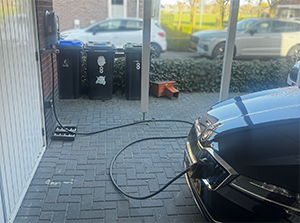 Veilige laadpaal thuis geïnstalleerd voor sneller opladen