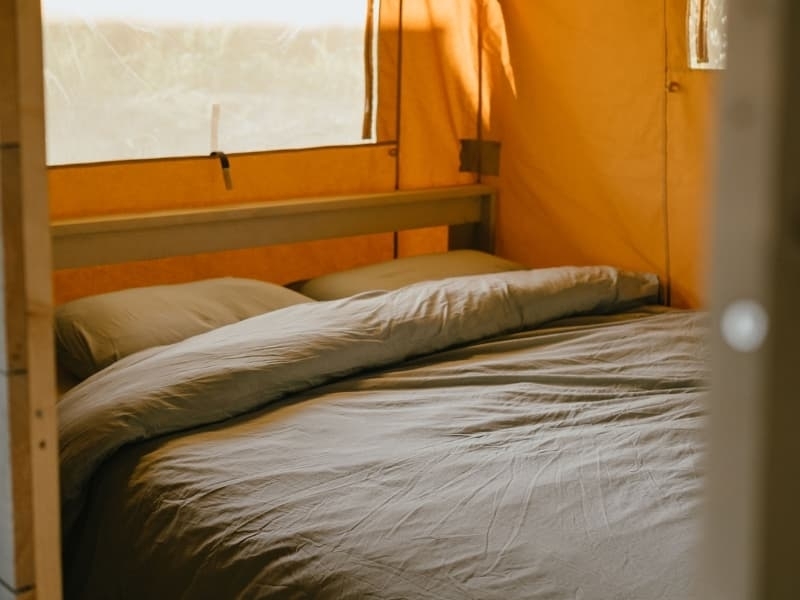 Heerlijk slapen in een safaritent bij Camping Vista Fermo