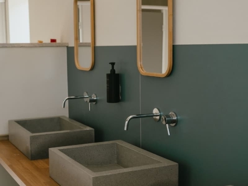 Modern badgebouw Camping Vista Fermo