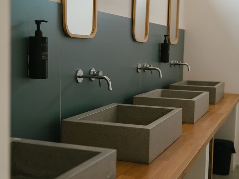 Modern sanitairgebouw Camping Vista Fermo