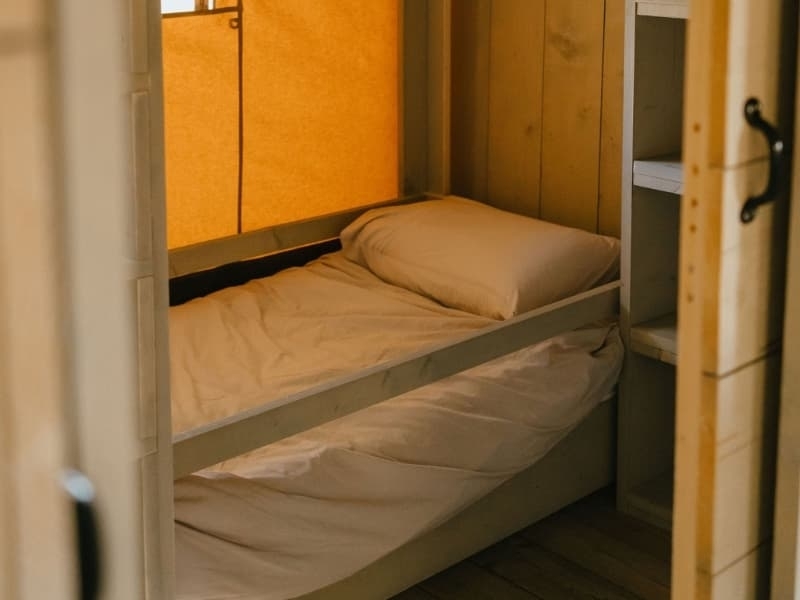 Slaapkamer met stapelbed - Safaritent Grande - Camping Vista Fermo