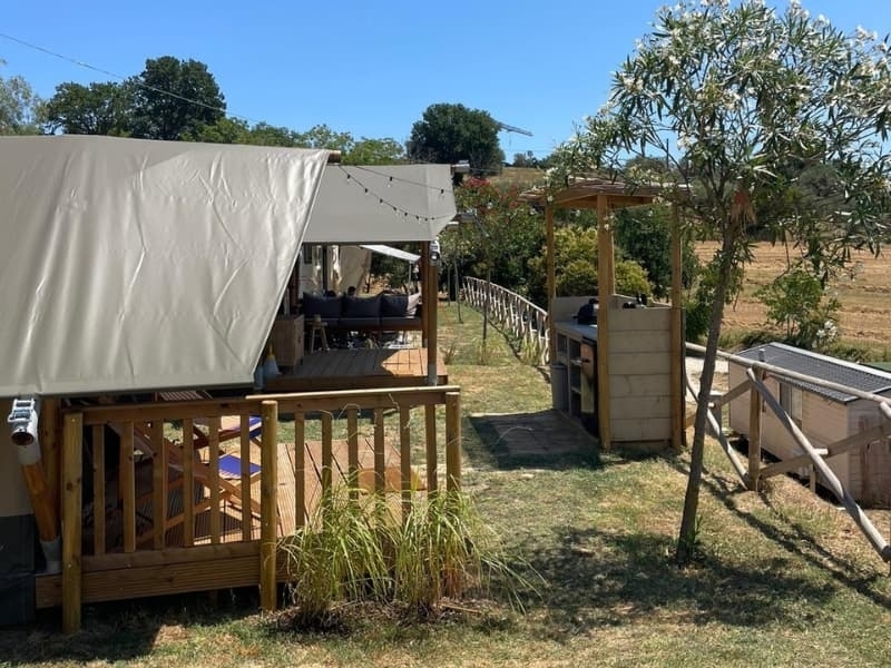 Uniek op vakantie bij camping Vista Fermo met het Safarisetje