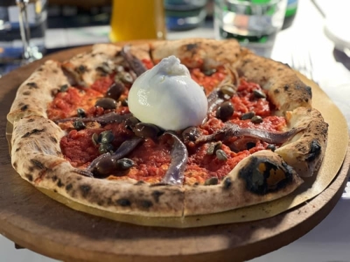 Verse Pizza in Le Marche - Camping Vista Fermo