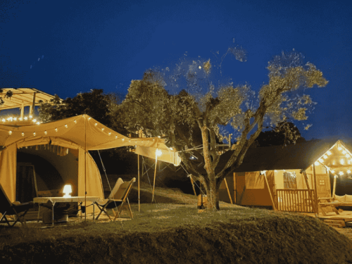 Camping Vista fermo in de avond