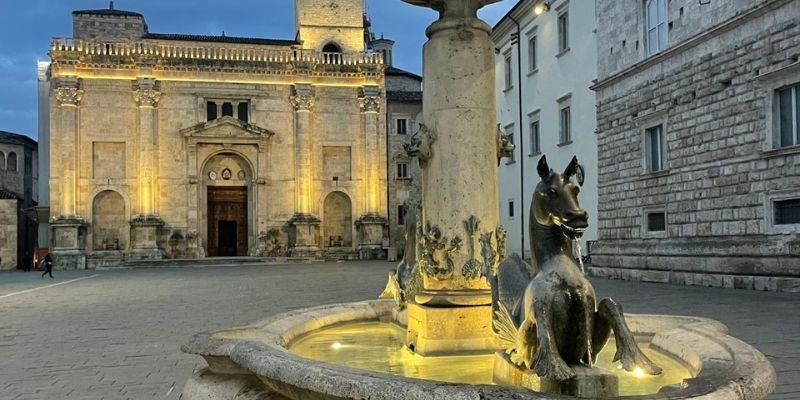 Fontein op Piazza Aringo Fontein op Piazza Aringo