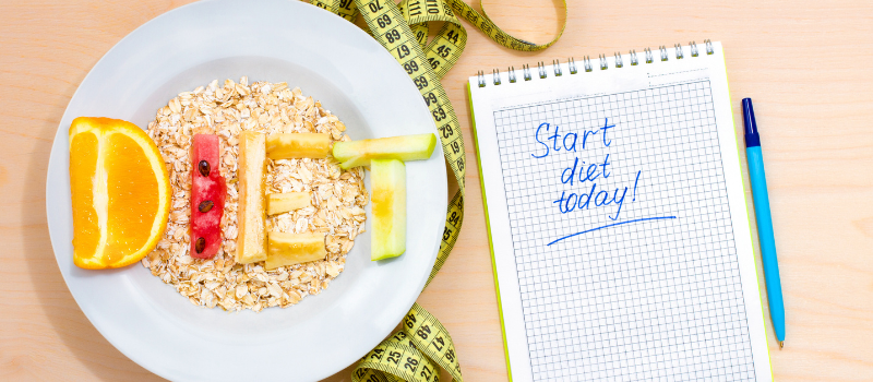 Bord met fruit en havermout, geschreven als 