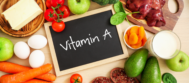 Voeding rijk aan vitamine A zoals wortels, eieren en lever
