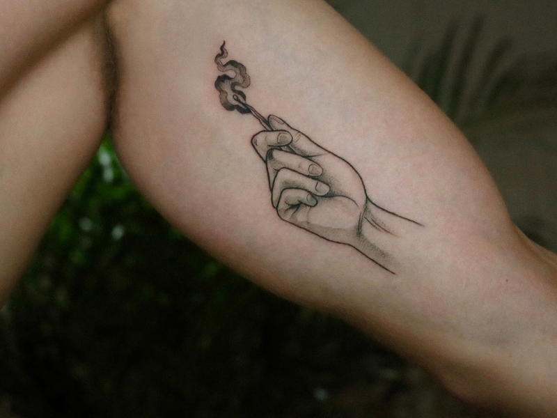 Fine line tattoo Genk hand