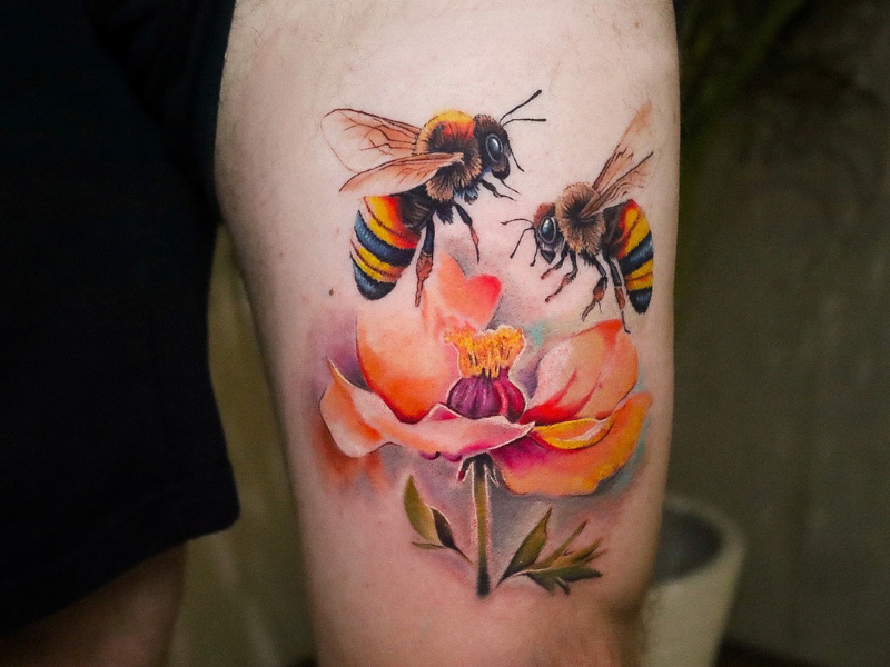 Realisme tattoo Genk bijen in kleur