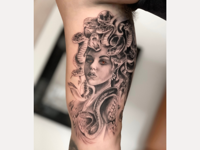 Realisme tattoo Genk medusa
