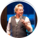 Viktor Steijger trainer coach testimonial Een professionele en inspirerende portretfoto van trainer en coach Viktor Steijger, die enthousiast is over de aanpak tijdens bedrijfsuitjes.