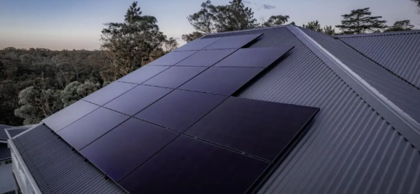 aiko solar full black zonnepanelen aiko solar