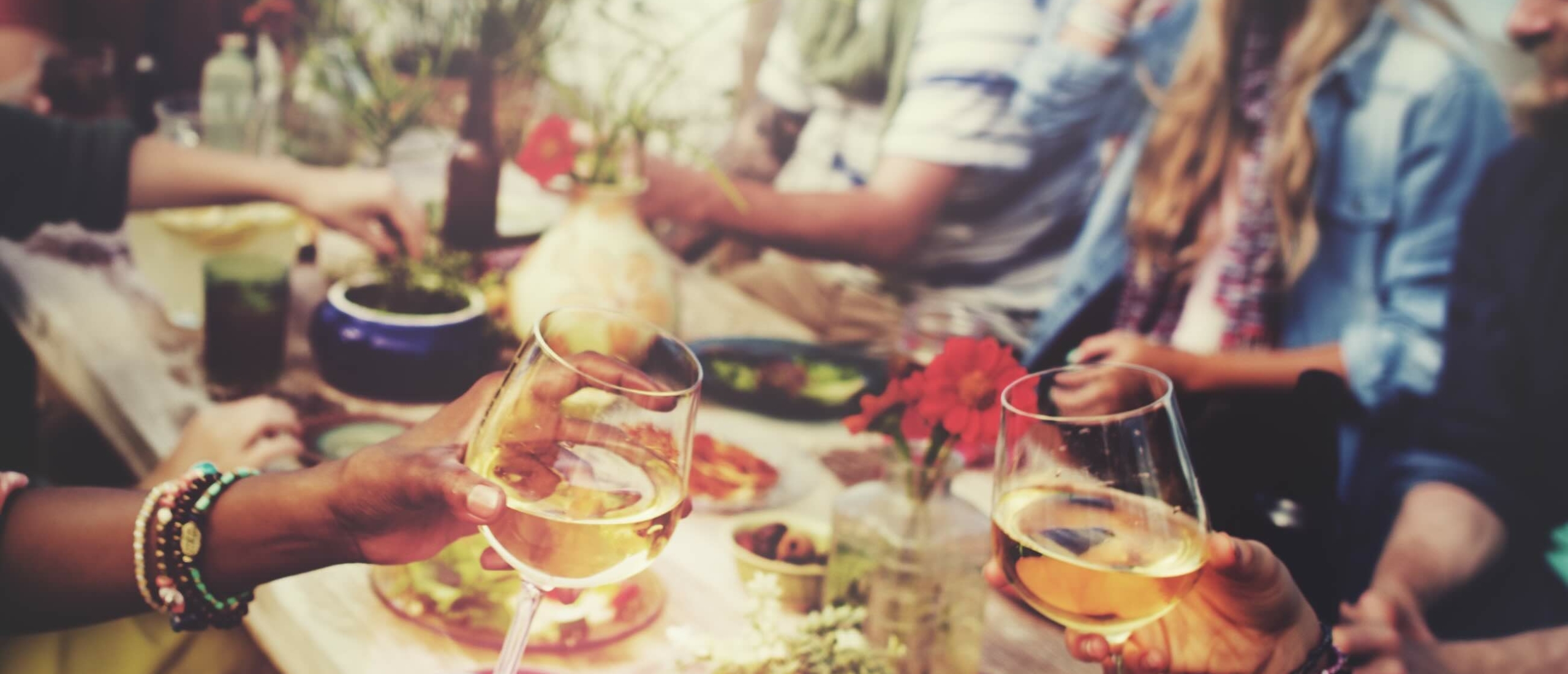 Avondeten met vriendinnen: zo maak je er een ontspannen en gezellige date van