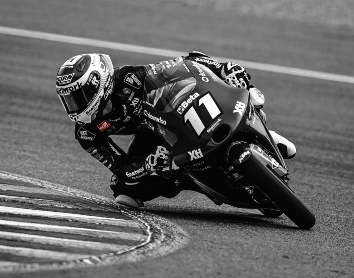 MOTORCYCLE_PHOTO_VROOAM