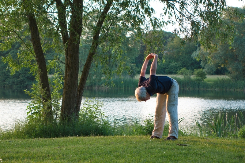 yoga langs het water