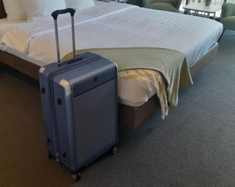 beste-koffer-mijn-travelpro-van-der-valk-hotelkamer