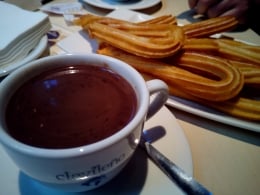 churros-met-chocolade-madrid