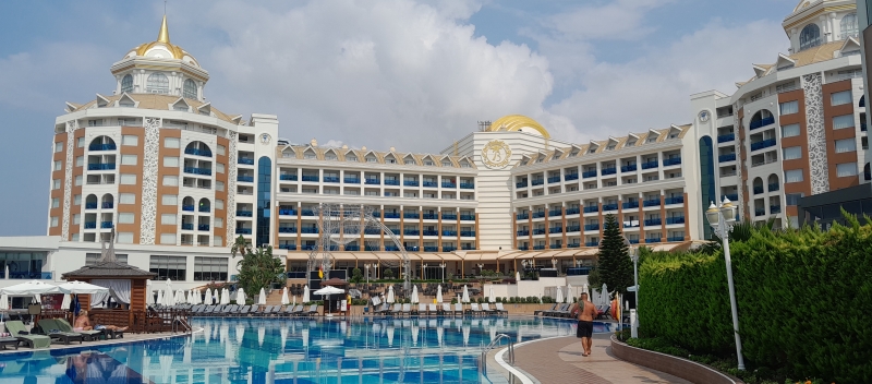delphin-be-grand-lara-in-turkije-review