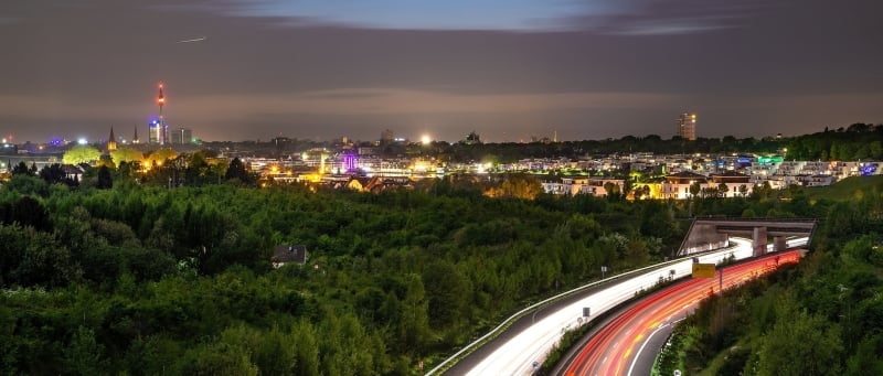 goedkoper-vliegen-vanaf-duitsland-snelweg-dortmund-airport