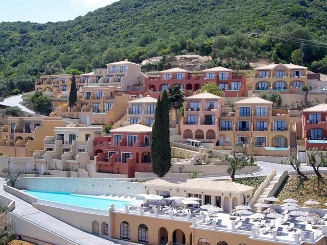kleinschalig-hotel-in-griekenland-marbella-nido-suite-en-villas-agios-ioannis-peristeron--corfu