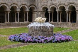 klooster-girona-bloemen